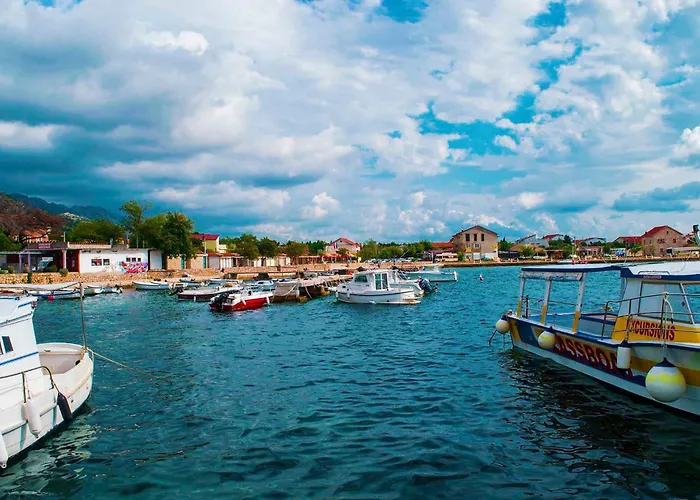 Apartment In Starigrad-paklenica 34801