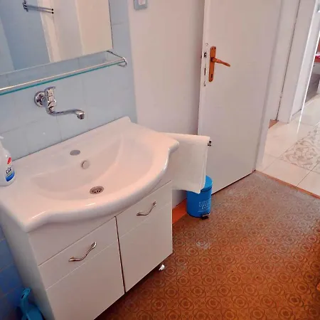 Apartamento In Starigrad-paklenica 34801 *